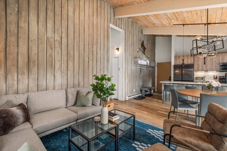 This condo in Snowmass offers modern ski chalet decor and world-class amenities close to the slopes
