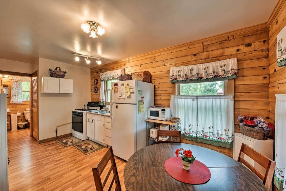 Dining Area | Dishware & Flatware