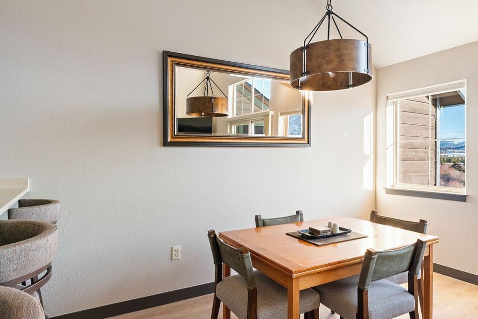 Dining Table Seats 4-6 - Dining Table Seats 4-6