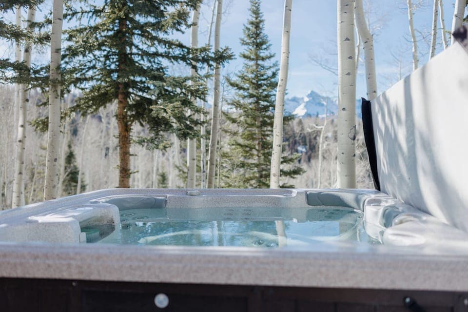 Hot Tub - Winter