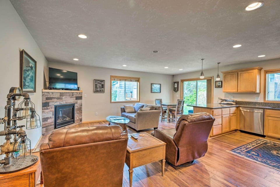 Hammond Vacation Rental | 3BR | 2BA | 1,386 Sq Ft | 3 Steps for Access