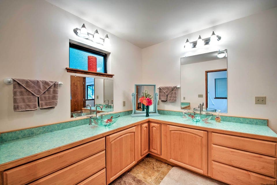 En-Suite Bathroom | Complimentary Toiletries