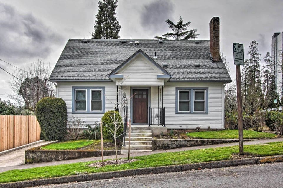 Eugene Vacation Rental | 4BR | 2BA | 2,200 Sq Ft | Stairs Required