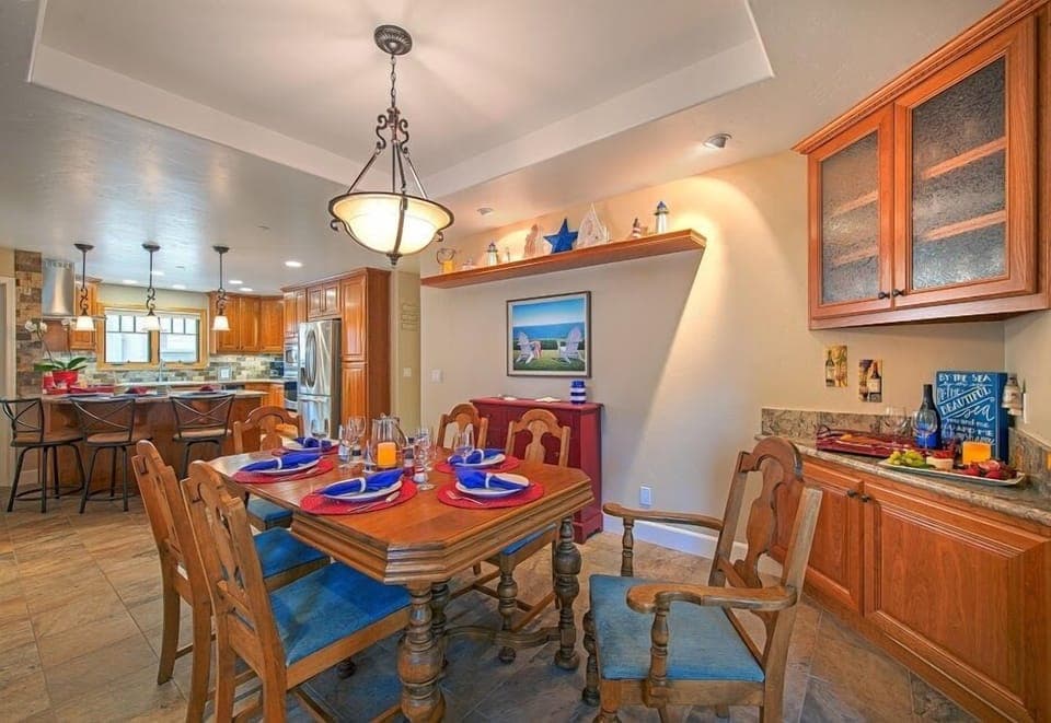 Dining Room Perfect for Entertaining
