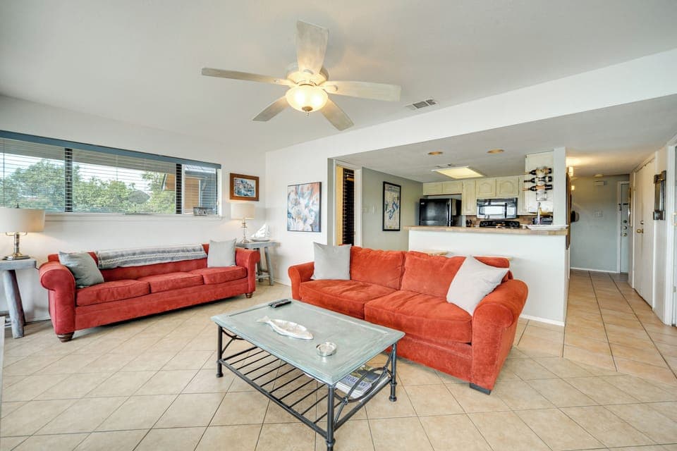 Living Room | Cable TV | Central A/C & Heating