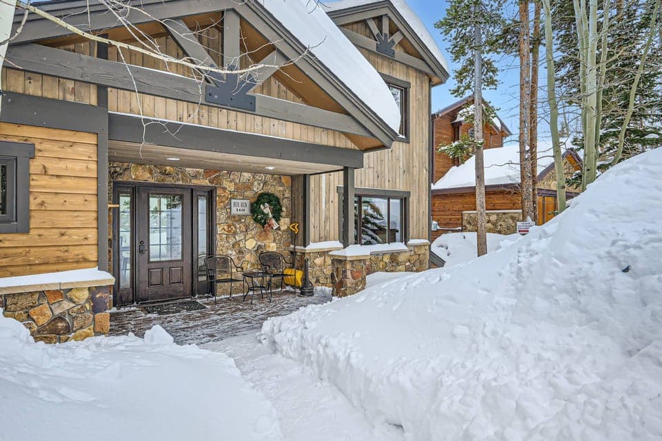 Welcome to the Main (Middle) Floor of Fox Run !