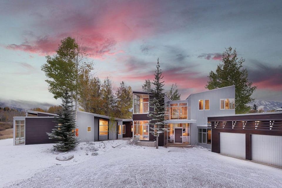 Exterior Winter 2