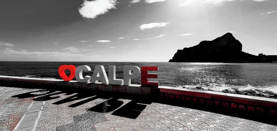 Beautiful holiday apartment with communal pool located in Calpe (Costa Blanca) for 4 people, with two bedrooms and two bathrooms.INTERIOR: This beautiful apartment consists of a spacious living room with TV SAT/TDT, air conditioning and exit to the terrace . A fully equipped kitchen with hob and dishwasher. Two bedrooms with a double bed each and air conditioning, one of them with a bathroom with bathtub en suite. And a bathroom with shower.EXTERIOR: A pleasant outdoor area with communal pool, Roman staircase and outdoor shower, ideal to cool off on the hottest days of summer. In addition there is a tennis court and a parking space for a vehicle.LOCATION: This apartment is located in a privileged area given the proximity to the sea and all services. It is located just 750 m from the nearest rock cove and 900 m from the restaurants and the center of Calpe. The nearest supermarket is 350 meters from the apartment.OBSERVATIONS: Free Wifi. Pets are allowed up to 12 kg with supplement.