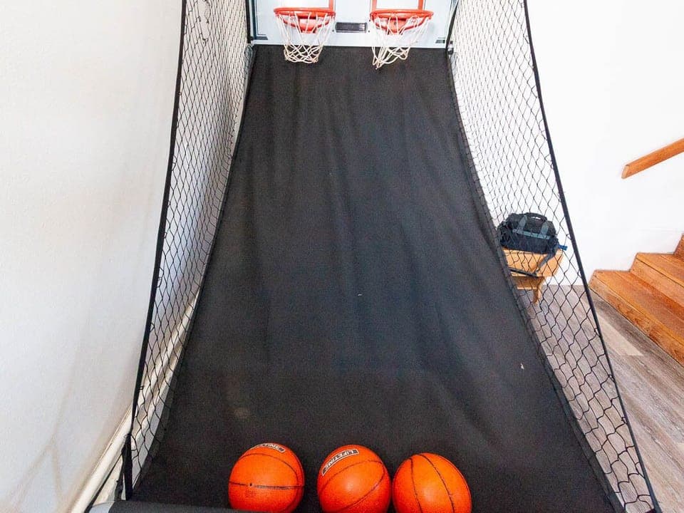 Who can shoot the most hoops in a row!