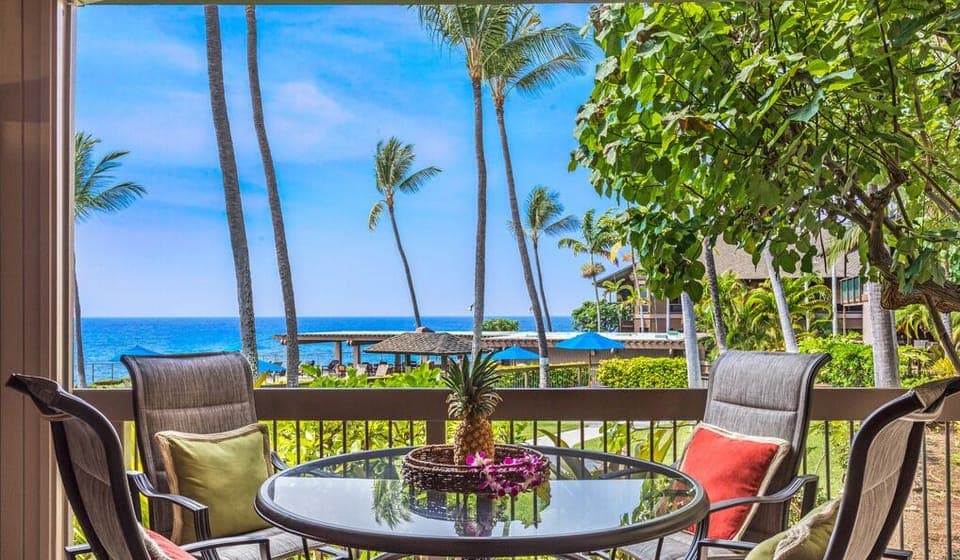 Your Waterfront Table Awaits !