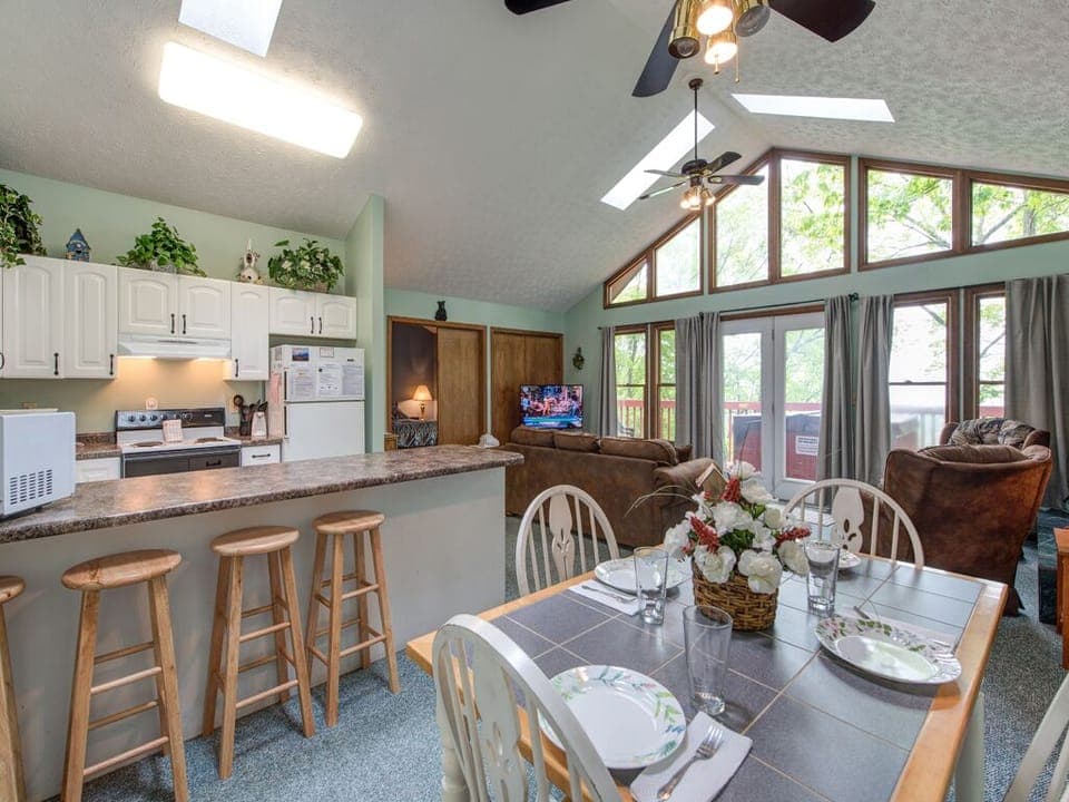 Open and Inviting Floor Plan