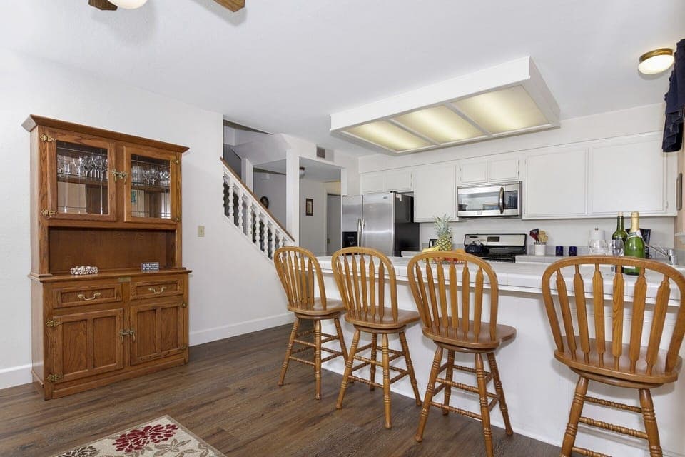Living room with Breakfast Bar