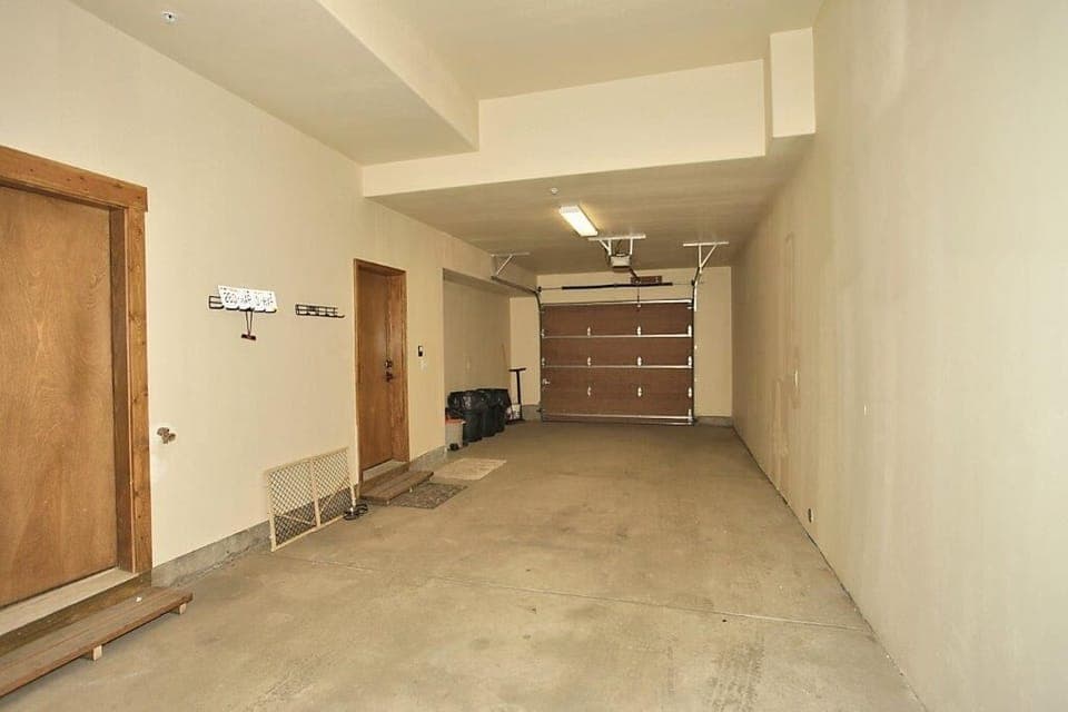 Heated garage with ski storage