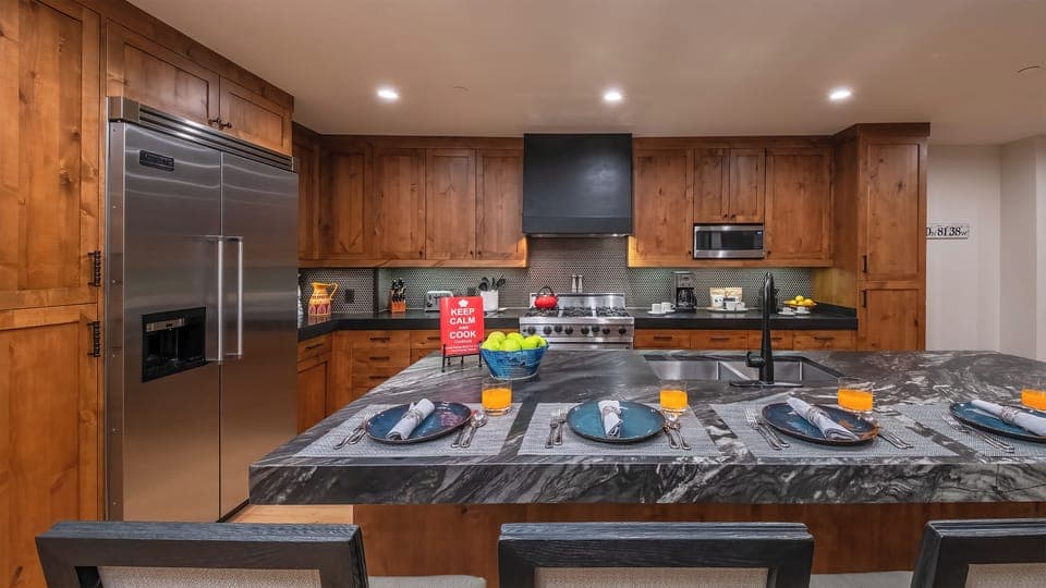 Gourmet Kitchen, Main Level