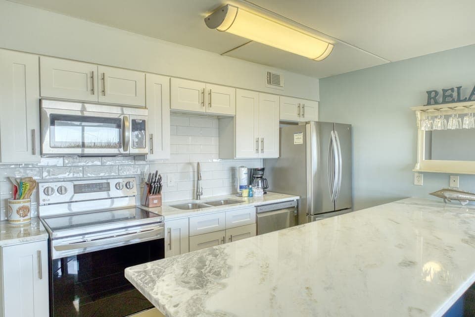 Island Surf #9 Kitchen