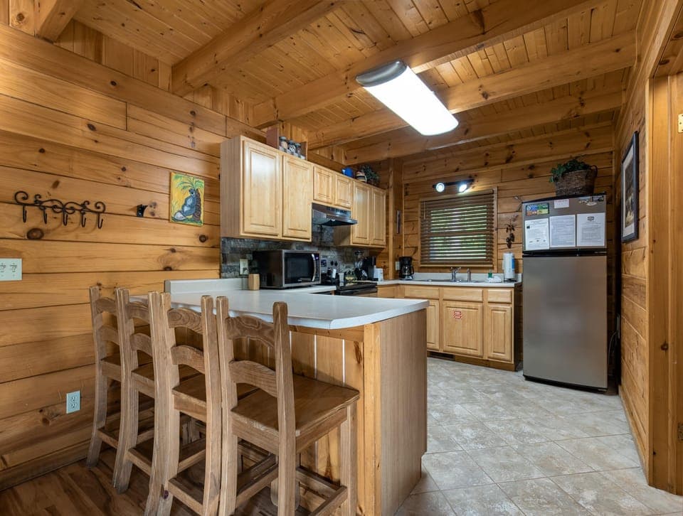 Breakfast Bar - Seating for 3