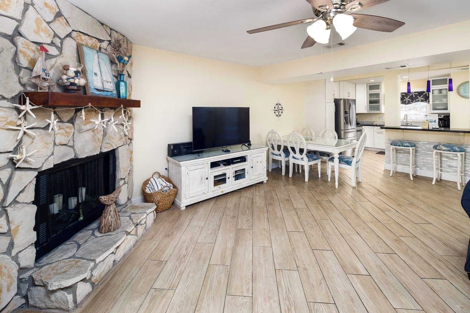 Living room/Kitchen area