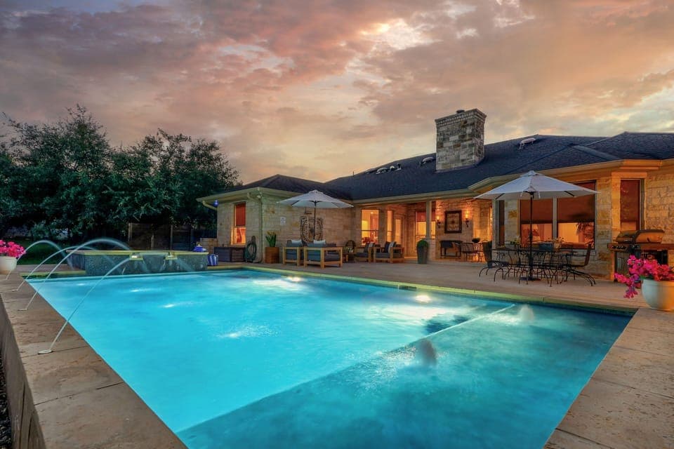 WELCOME TO LIVE OAK LODGE