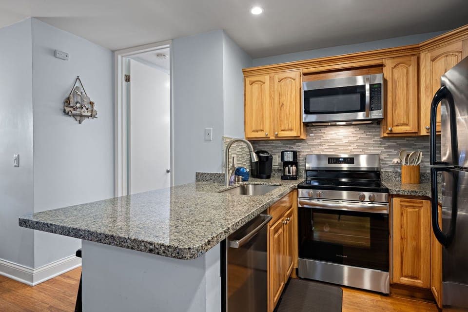 Well stocked kitchen with all the essentials to prepare your vacation meals