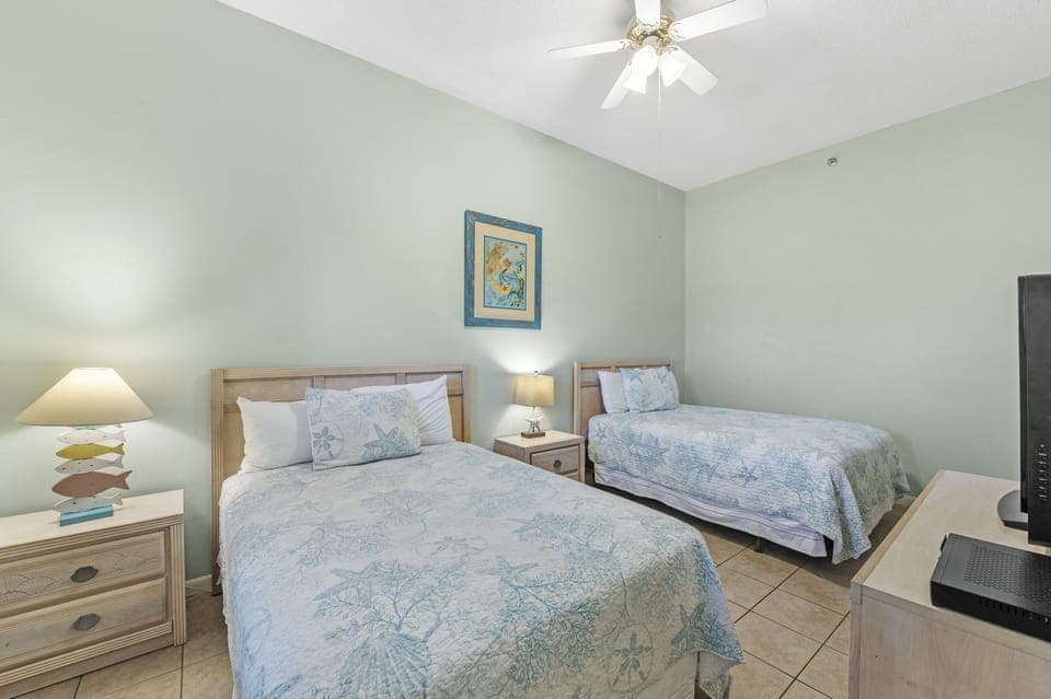 Guest Room with 2 Full Size Beds