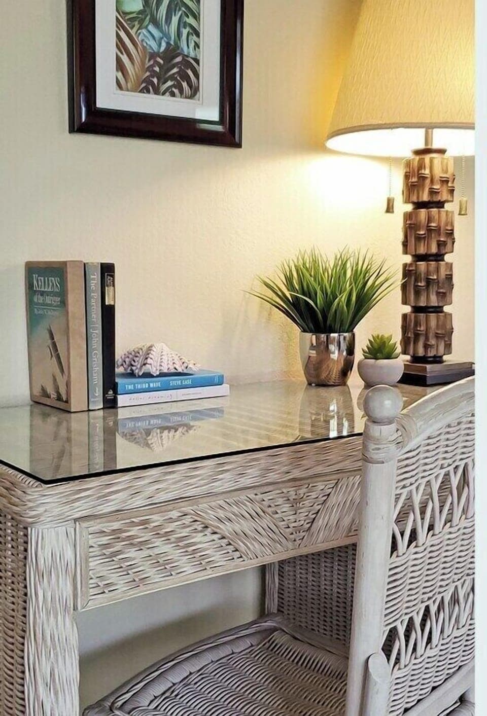 Poipu Kapili 10 Guest Suite Desk