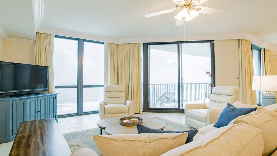 Phoenix IX 1503 Living room