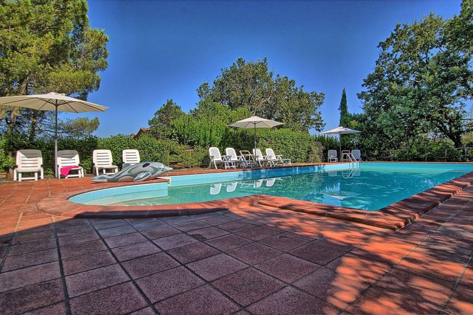 Building Exterior, Main