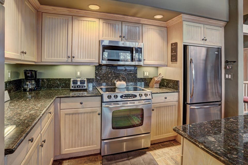 Indoors, Room, Oven, Kitchen, Microwave