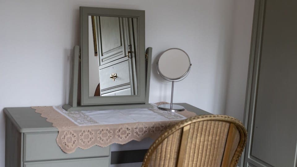 Bedroom Three, Swallows Rest, Bolthole Retreats