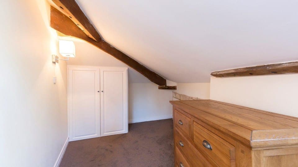 Storage, dressing area, George III, Bolthole Retreats