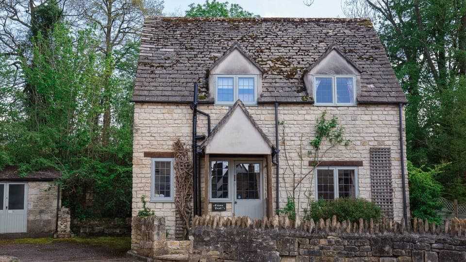 Emma Dent Cottage at Sudeley Castle, Bolthole Retreats