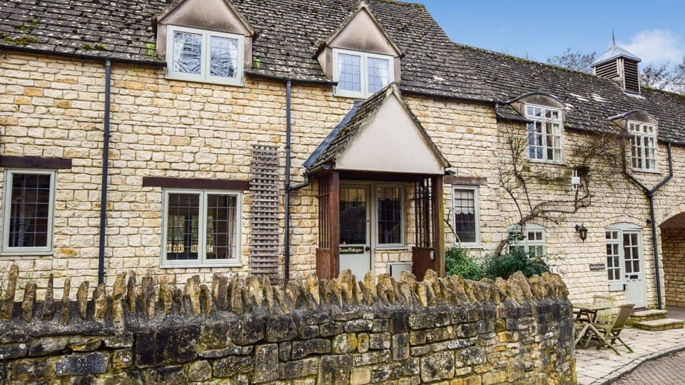 Front Exterior, Anne Boleyn Cottage at Sudeley Castle, Bolthole Retreats