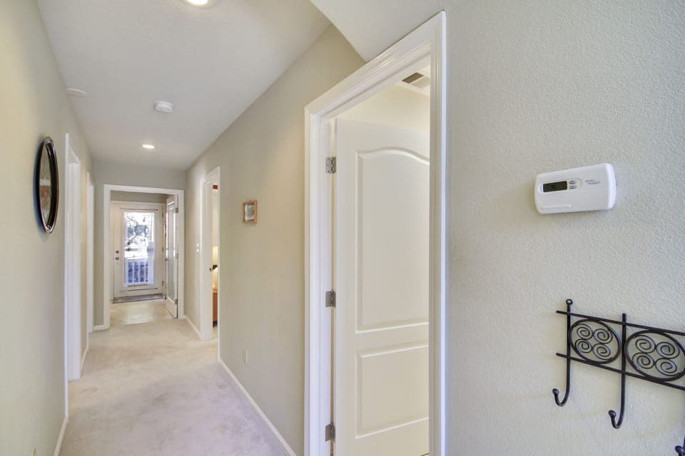 Hallway to the bedrooms