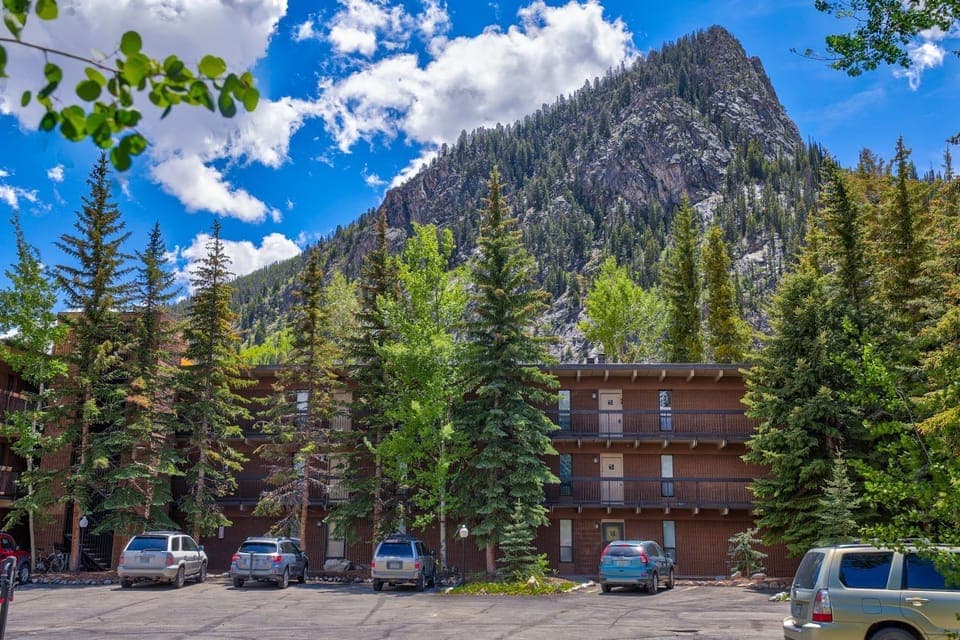 Ten Mile Island Exterior