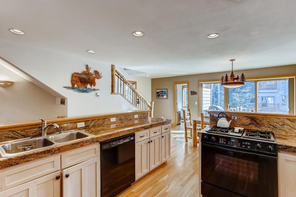 SS333A Kitchen