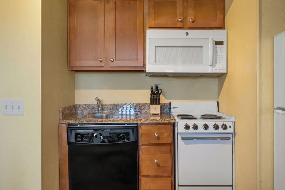 One-Bedroom-Kitchen-Village-Point-Pagosa