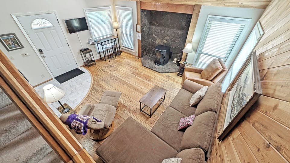Sequoia 14 - Living Area