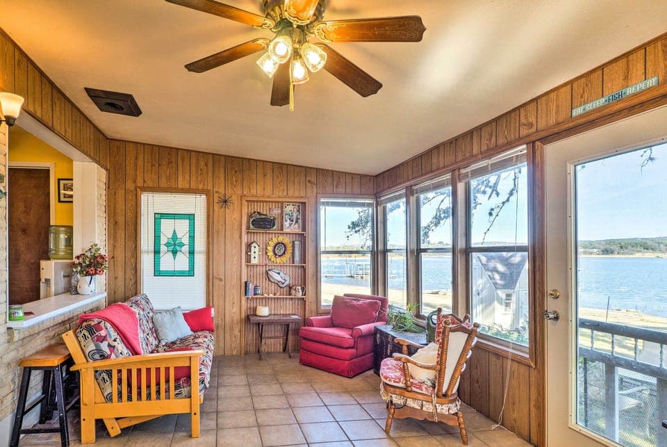 Tow Vacation Rental | 3BR | 2BA | 1,550 Sq Ft | Step-Free Access