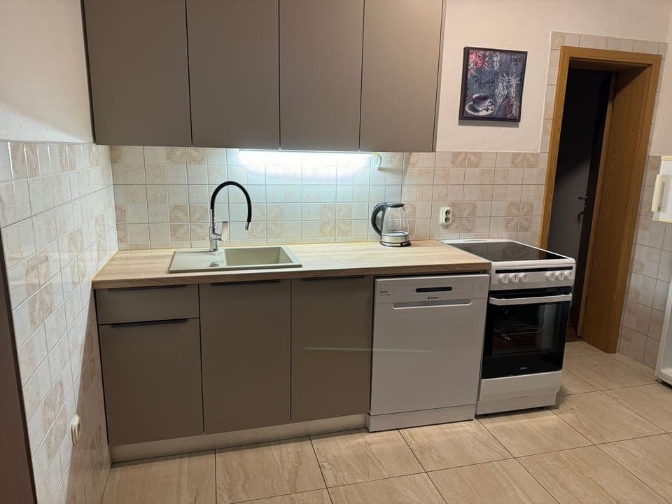 Kitchen 1