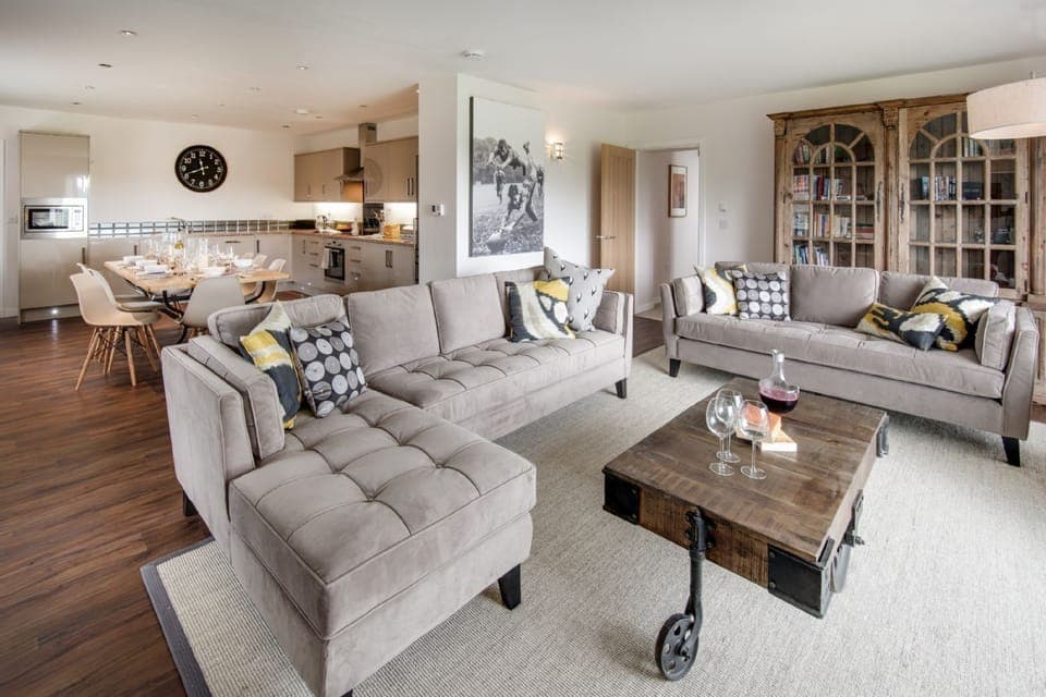 Granary - open-plan kitchen and living area on the lower ground floor