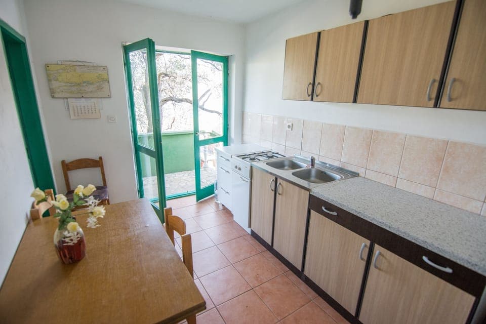 Kitchen 1