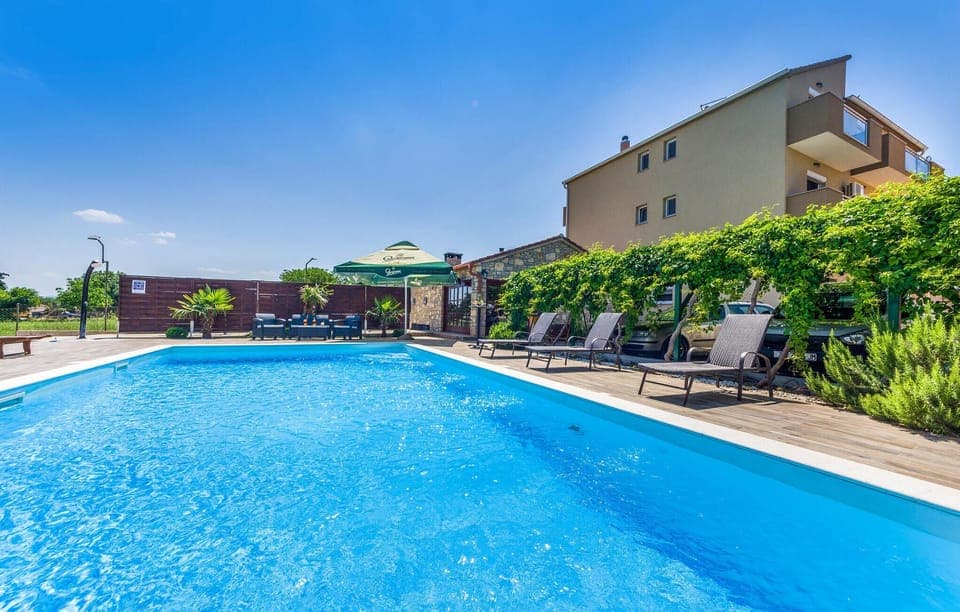 pool