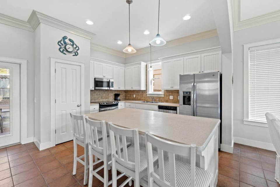 Kitchen with Breakfast Bar