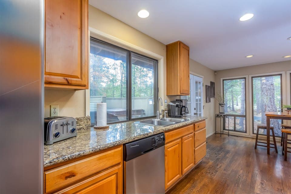 Kitchen - Main Level