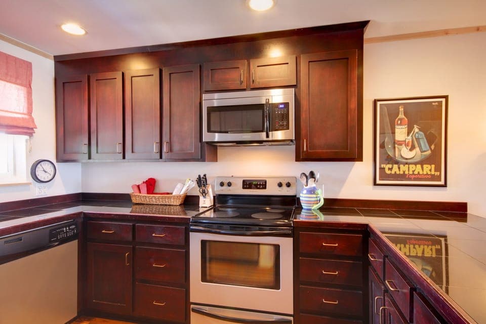 Needle Rush Point A33 Kitchen