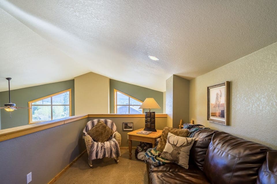 Loft area for reading, relaxation & good conversation. Cows/goats viewing area
