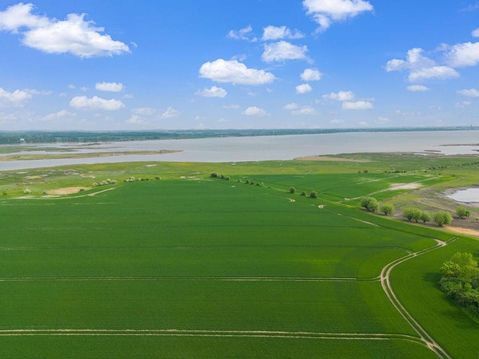 Surroundings [summer] (1-5 km)