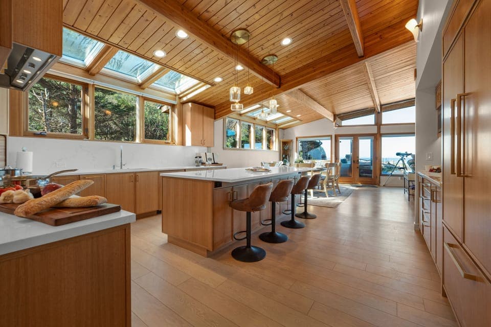 Enter the house into the large spacious kitchen that any chef would love. 