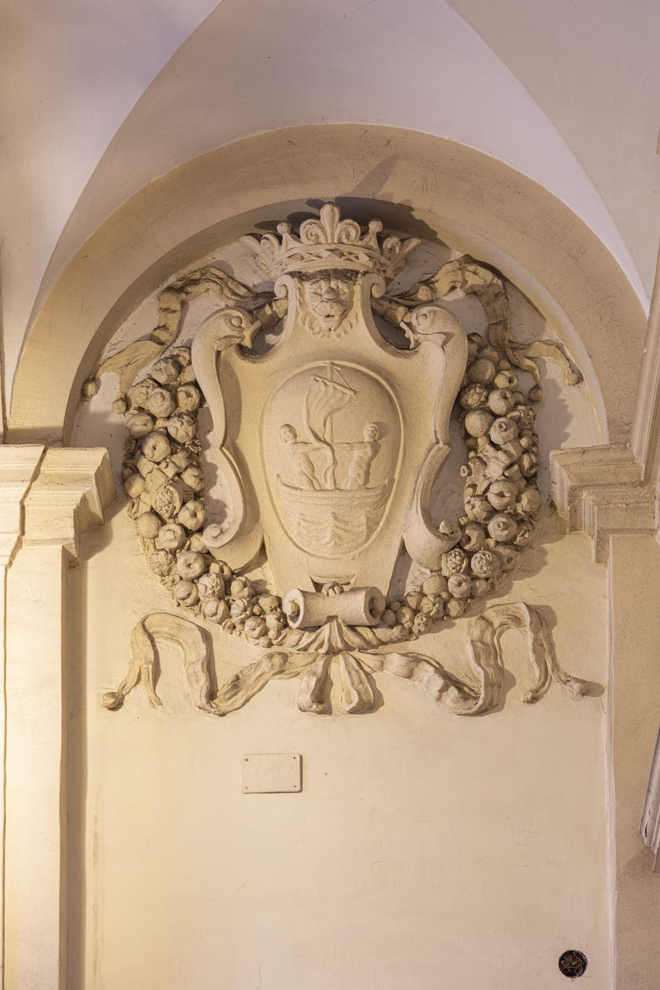 Coat of arms of the Montorsi Nari Patrizi family who built Palazzo Nari in 1640