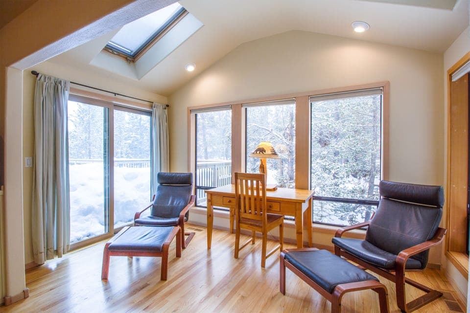 Ensuite King Bedroom - Main Level